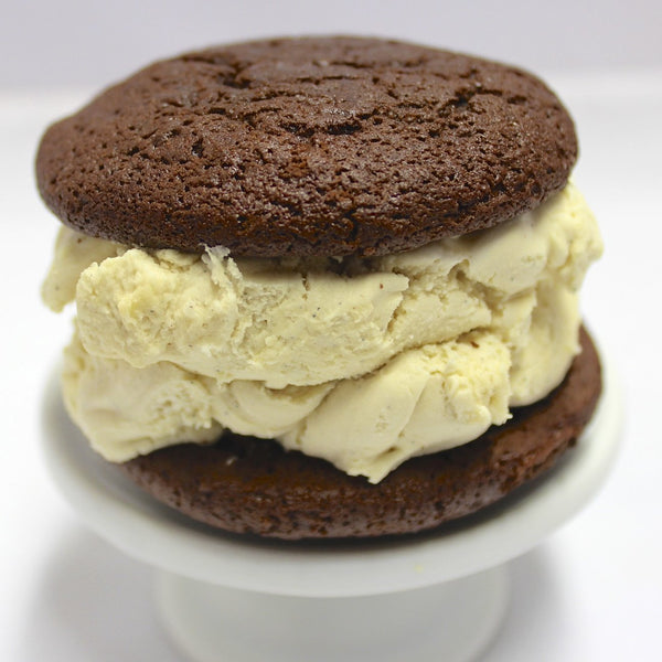 irish car bomb whoopie pie with chocolate guinness cakes and bailey's cream