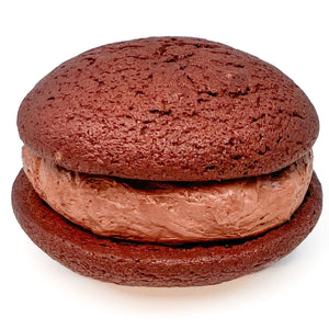 chocolate hazelnut cayenne whoopie pie